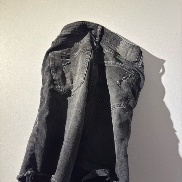 American Eagle Ripped Shorts - Picture 6 of 6